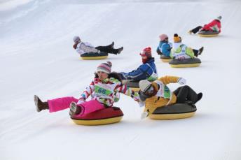 Yongpyong Resort (Full-day Skiing):Snow sledding experience thrilling and easy to pick up, fun for all ages