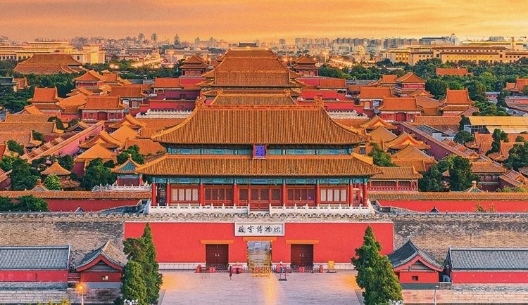 Temple of Heaven (Hall of Prayer for Good Harvests) > Tiananmen Square 【Mao Zedong Memorial Hall (exterior view), Great Hall of the People, Monument to the People's Heroes】> *Forbidden City 【Meridian Gate, Hall of Supreme Harmony, Hall of Central Harmony, Hall of Preserving Harmony, Yanxi Palace, Chengqian Palace, Zhongcui Palace, Jingren Palace, Imperial Garden, Gate of Divine Prowess】:Forbidden City